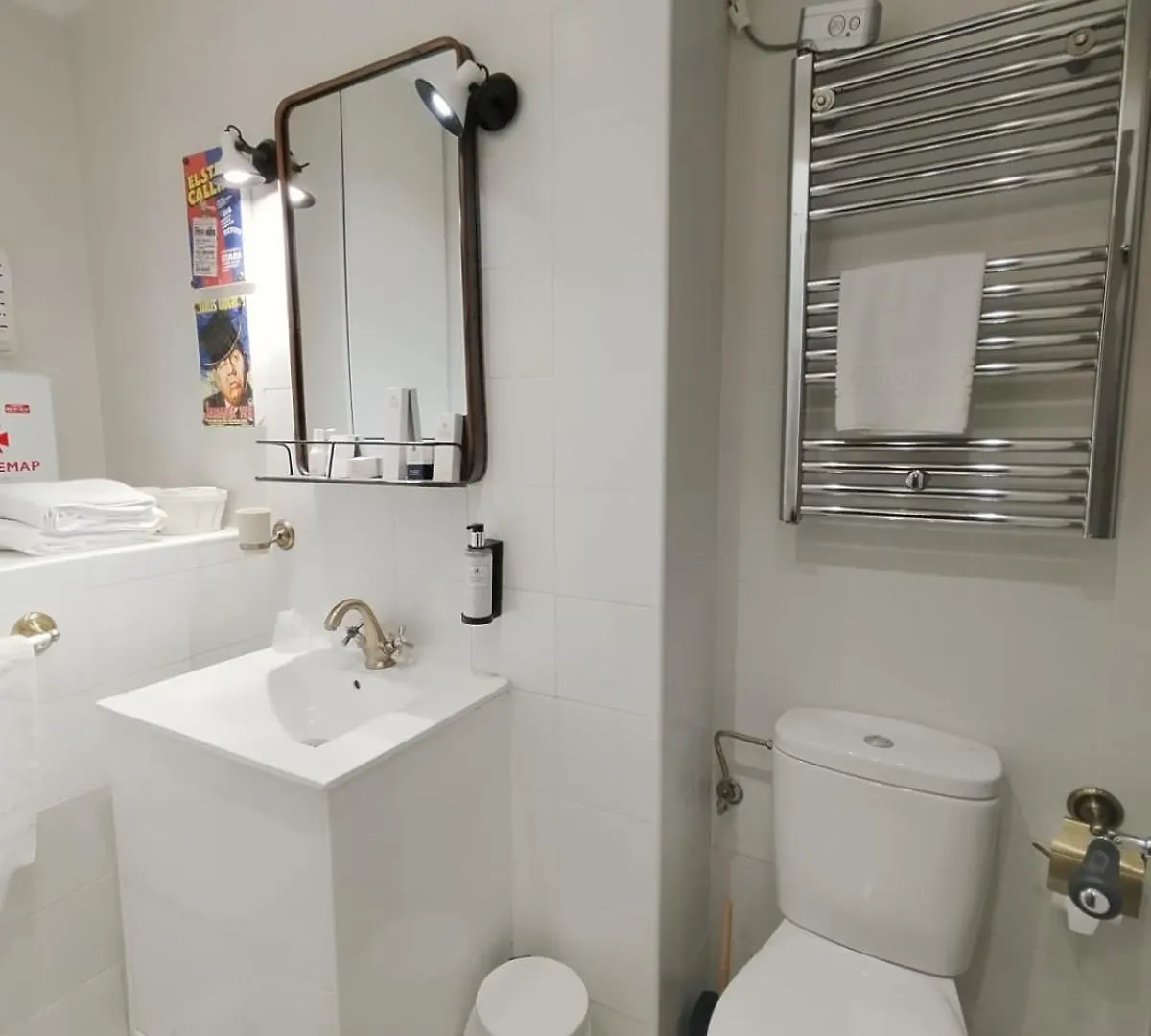 Pension Boutique Caravan Cinema Bilbao Guest house