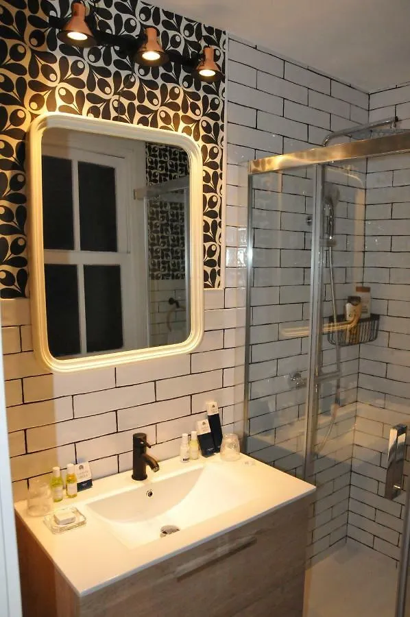 Pension Boutique Caravan Cinema Bilbao 2*,  Spain