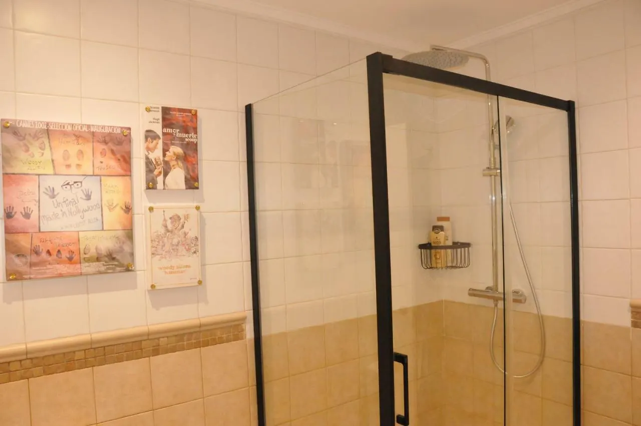 Pension Boutique Caravan Cinema Bilbao 2*,  Spain